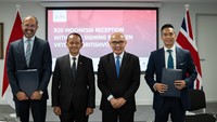 PT. Vektr Mobiliti Indonesia bekerjasama dengan Britishvolt, sebuah produsen baterai rendah karbon Inggris, untuk lebih mempercepat transisi net zero (Net Zero Hub) di Indonesia yang menjadi salah satu prioritas utama advokasi G20 dan B20. Foto: William Besse/Kedubes Indonesia di Inggris
