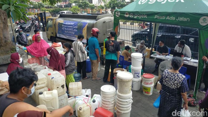 antrean migor di pasar wonokromo surabaya
