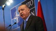 Macron Minta Erdogan Hormati Keputusan Finlandia-Swedia Gabung NATO