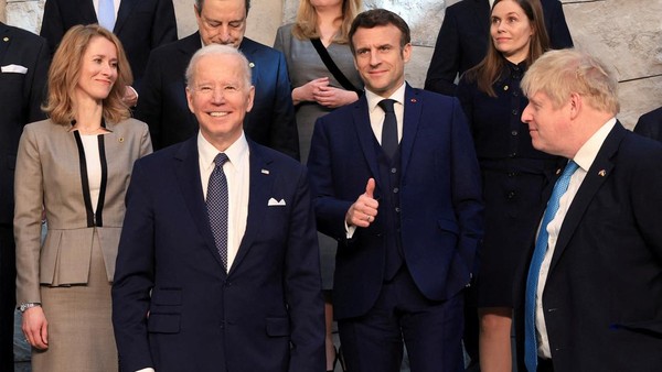 Bahas Invasi Rusia ke Ukraina, Biden-Macron Rapat di Belgia