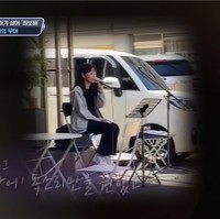 Mengenai popularitas Baby Shark, gadis itu mengaku sempat bingung. Sangat aneh dan aku bingung bagaimana lagu itu bisa sampai ke telinga orang, katanya kepada BBC Korea.Foto: YouTube Mnet TV