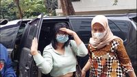 Jadi Tersangka Bikin-Sebar Konten Porno, Dea OnlyFans Dijerat ...