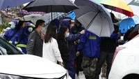 Tim evakuasi belum bisa memastikan jumlah korban tewas. (AP Photo/Ng Han Guan)  