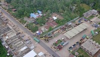 Antrean kendaraan yang didominasi truk angkutan batu bara itu terjadi di sejumlah SPBU di provinsi Jambi.