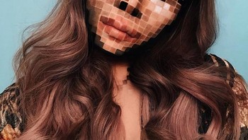 Ia menyukai karya-karya dari Salvador Dali dan M.C. Escher yang turut menginspirasi karya makeupnya. Choi juga mengatakan seri pergi ke museum untuk melihat lukisa, arsitektu, pola busana untuk dijadikan referensi. Foto: Instagram/mimles