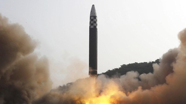 Korea Utara Luncurkan Rudal Balistik Antarbenua Tapi Gagal!