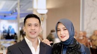Menikah sejak tahun 2012, Olla Ramlan dan Aufar Hutapea memutuskan untuk berpisah. Keduanya masih memasang foto bersama di Instagram mereka. Mulai dari merayakan ulang tahun sampai makan bersama. Foto: Instagram Aufar/Olla