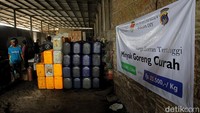 Deretan jirigen minyak goreng curah di gudang distributor di kawasan Sleman.