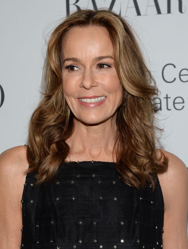 2. Julia Koch – US$59 miliarJulia Koch wanita terkaya kedua di dunia dan di Amerika Serikat. Ia dikenal sebagai istri dari mendiang David Koch, seorang miliarder David Koch. Setelah kepergian David, Julia dan anak-anak mereka mewarisi 42% saham Koch Industries yang membuatnya ikut jadi miliarder.Foto: dok. AP