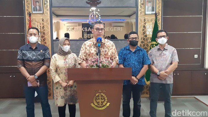 Kajari Serang Freddy Simanjuntak saat memberikan keterangan pers kepada wartawan (Foto: Bahtiar Rifai/detikcom)