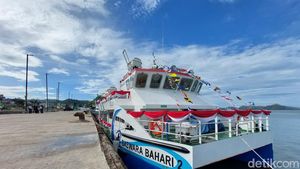 Foto: Kapal Wisata Bottom Glass, Pesona Baru Labuan Bajo