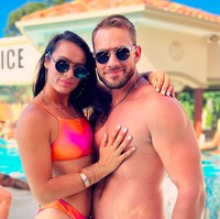 Robbie Oz pun memperlihatkan keseriusannya dengan menikahi influencer kebugaran itu. Keduanya menikah pada 2 Februari. Foto: Instagram/@robbieoztv