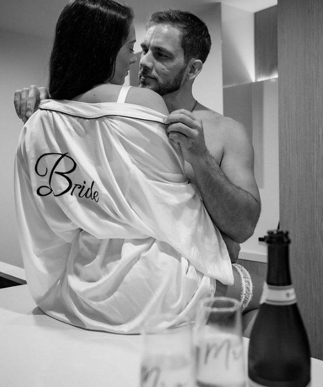 Katy mengaku bahwa dia harus merelakan suaminya berhubungan seks dengan wanita lain setiap minggunya. Dia mengatakan bahwa tidak cemburu dengan hal itu. “Rob adalah pendukungku, dan hubungan kami adalah hal yang paling aman dan indah yang pernah ada karena kami yang menciptakannya seperti itu,” ungkap KatyFoto: Instagram/@robbieoztv