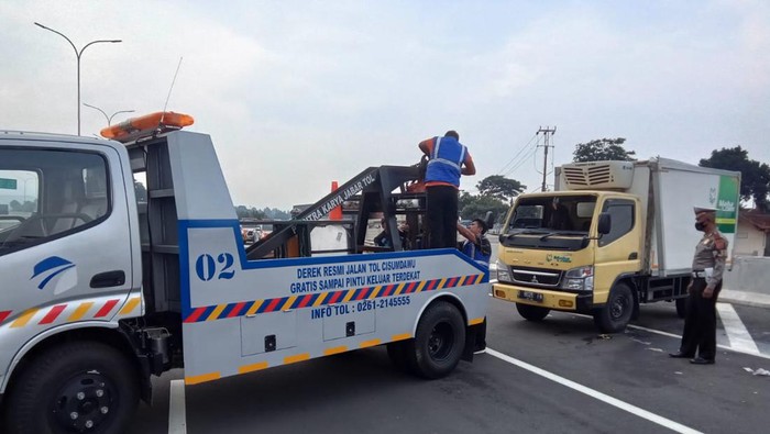 Kecelakaan di Tol Cisumdawu.