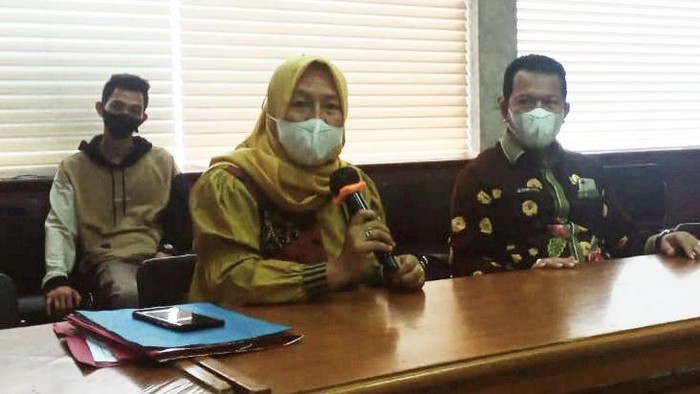 Konferensi pers di Dinkes Riau (Raja-detikcom)