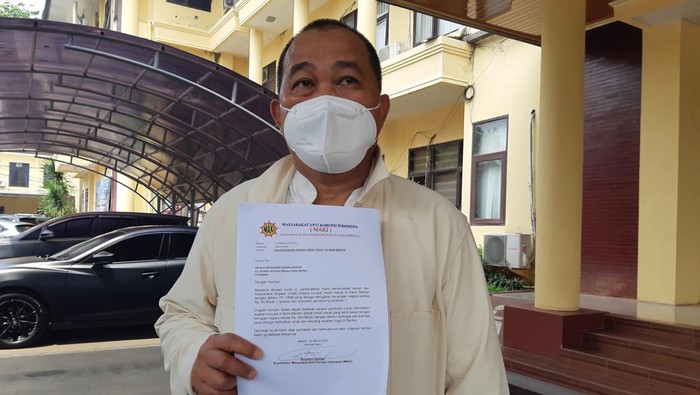 Koordinator MAKI Boyamin Saiman di Polda Banten