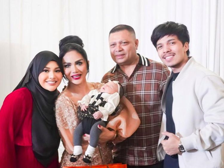 7 Potret Keseruan di Ultah Krisdayanti, Ada Raul Lemos dan Azriel Hermansyah