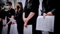Diketahui, mendiang Roy Rahardja Dharmajaya disemayamkan di Rumah Duka Grand Heaven, Pluit, Penjaringan, Jakarta Utara sejak hari Rabu, 23 Maret hingga Jumat, 25 Maret 2022.