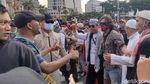 Hendak ke Depan Istana, Massa PA 212 Dorong-dorongan dengan Polisi