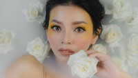 Olive Lee merupakan seorang pembawa acara Obrolan Malam. Dia penganut hidup tanpa stres dan berusaha selalu bahagia. (Foto: dok. Instagram @only_olivelee) 
