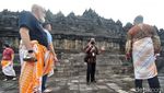 Pakai Sandal Upanat, Delegasi G20 Naik Candi Borobudur