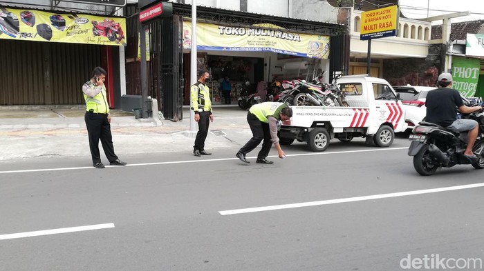 Polisi menggelar olah TKP kecelakaan di Sukoharjo, Jumat (25/3/2022).