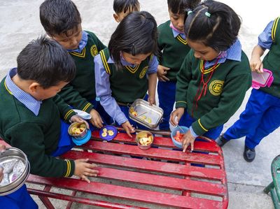 Potret Anak-anak Tibet di Pengasingan Bisa Kembali Bersekolah