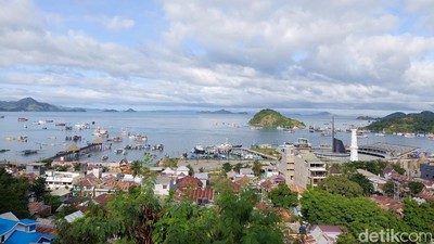 Foto: Pemandangan Pelabuhan Labuan Bajo Secantik Ini
