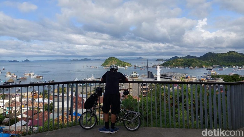 Puncak Waringin di Labuan Bajo Puncak Waringin di Labuan Bajo