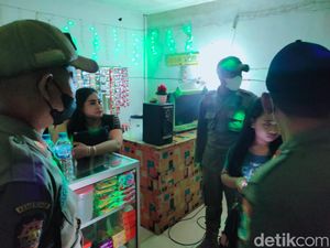 Razia Jelang Ramadhan, Satpol PP Lamongan Sita Puluhan Botol Miras