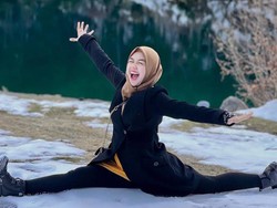 7 Pose Kelewat Aktif Ria Ricis Pas Hamil, Bikin Deg-degan & Geleng Kepala