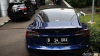 Tesla Model 3 itu ia klaim dibeli pukul 03.00 dini hari karena tidak bisa tidur. Agung Pambudhy/detikcom