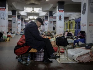 Sebulan Sudah Warga Kharkiv Ukraina Tinggal di Bawah Tanah Gegara Rusia