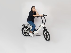 Sepeda Listrik Lipat SWAN, Bentuk Ringkas & Bisa Tempuh Jarak 35 Km