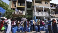 Awal bulan ini, Presiden Sri Lanka meminta dukungan masyarakat dengan membatasi konsumsi listrik dan bahan bakar untuk mengatasi krisis ekonomi terburuk.