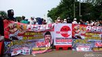 PA 212 Beraksi di Patung Kuda, Spanduk Habib Rizieq Terlihat