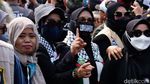 PA 212 Beraksi di Patung Kuda, Spanduk Habib Rizieq Terlihat