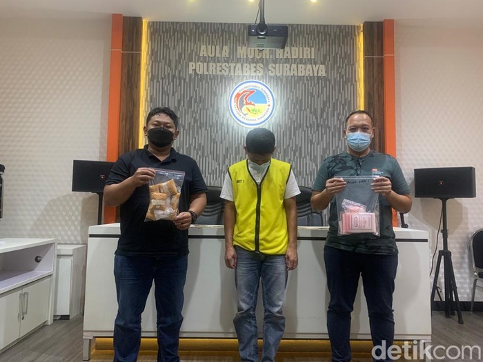 Tersangka pengedar sabu di Surabaya