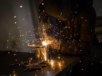 Tukang Las RI Banyak Dibajak Negara Lain Bikin Produksi Migas Molor