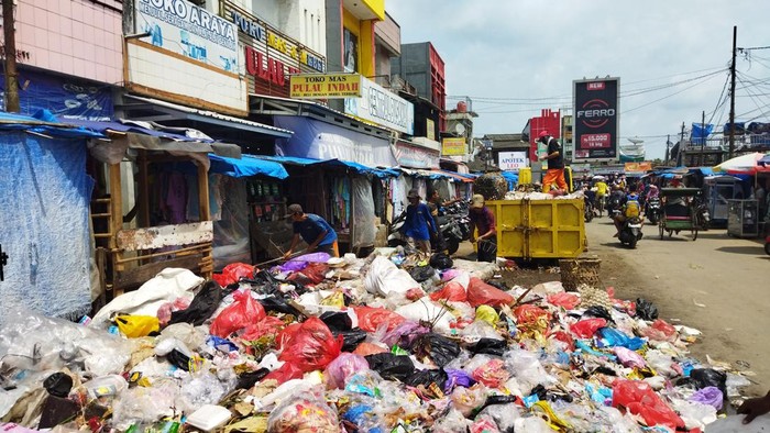 Tumpukan sampah di Pandeglang (Aris-detikcom)
