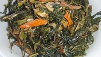 Menu oseng sayur ini kerap dicari saat ke restoran. Kamu bisa bikin sendiri resepnya di rumah. Oseng daun pepaya teri dibuat dengan bahan dan bumbu yang lengkap. Kamu bisa melihat resepnya di sini. Foto: Rafaidah