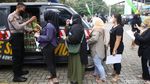 Asyik, Vaksinasi Booster di Tebet Dapat Minyak Goreng