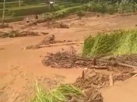 Banjir bandang yang terjadi di Desa Karangsambung, Kecamatan Kalibawang.