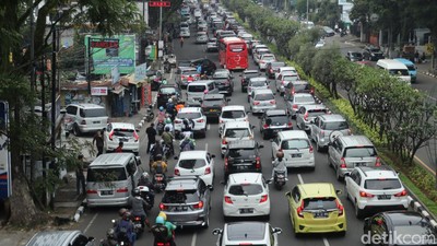 Ganjil Genap Disetop, Bandung Dikepung Macet