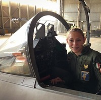 Meski ada bukti, akademi militer saat itu mengatakan dilemparnya wanita itu ke kolam adalah salah satu bentuk latihan. Wanita 23 tahun tersebut pun akhirnya dipecat dengan alasan kemampuan militer yang tidak cukup.Foto: Instagram @giuliajschiff