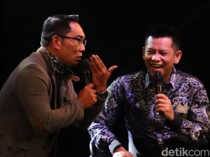 Ternyata Ridwan Kamil Bisa Juga Stand Up Comedy