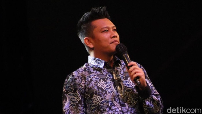 Gubernur Jabar Ridwan Kamil dan Komika Boris Bokir dalam acara Launching detikJabar, Sabtu (26/3/2022)