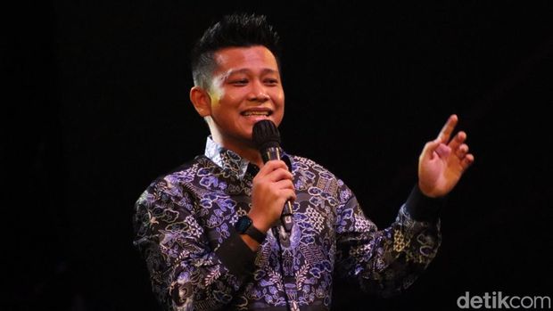 Gubernur Jabar Ridwan Kamil dan Komika Boris Bokir dalam acara Launching detikJabar, Sabtu (26/3/2022)