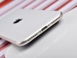 Lebih dekat iPhone SE 2022, HP 5G Termurah Apple Rp 6 Jutaan