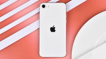 11. iPhone SE (3rd Gen). Foto: Sina Mobile  